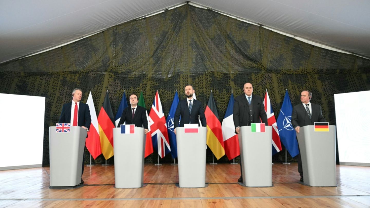 Boris Pistorius (rechts) bei Treffen mit europäischen Partnern im Januar