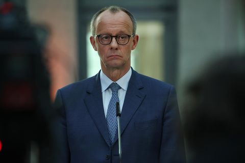Schuldenpaket: Friedrich Merz will Geld für seine Kanzlerschaft
