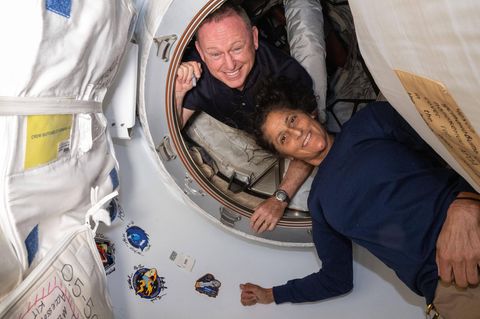 Suni Williams (r.) und Barry E. "Butch" Wilmore