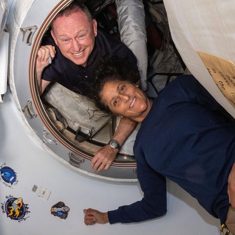 Suni Williams (r.) und Barry E. "Butch" Wilmore