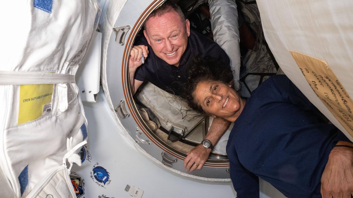 Suni Williams (r.) und Barry E. "Butch" Wilmore