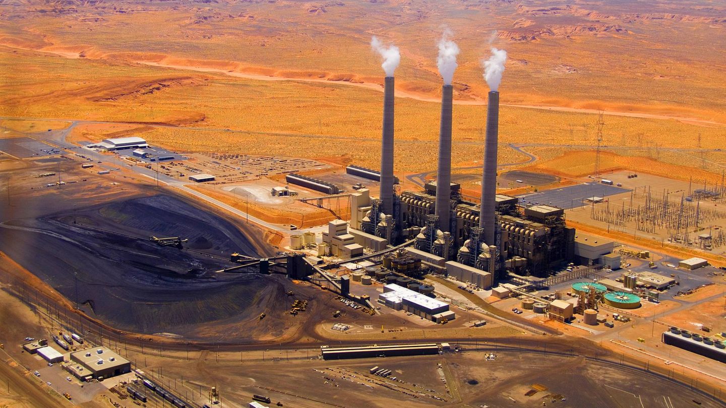 Donald Trump covers runs to keep coal -fired power plants running