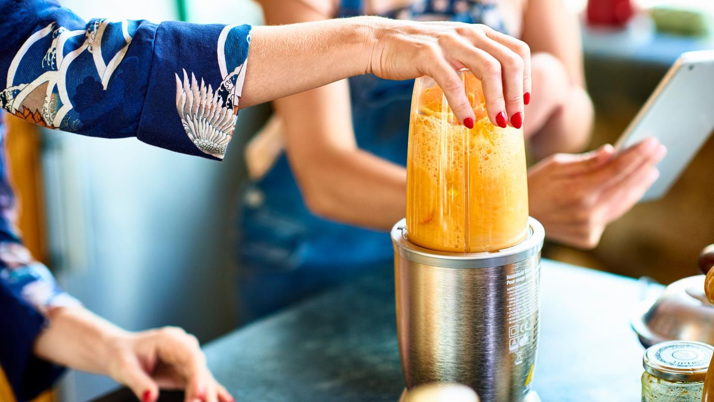 Nur noch 20 Euro: Beliebten Standmixer für Smoothies gibt's heute zum halben Preis