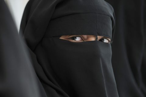 Frau in einem Niqab