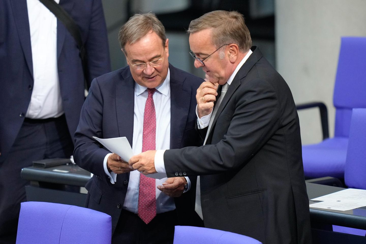 Boris Pistorius und Armin Laschet im Bundestag
