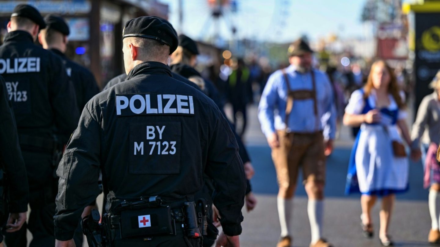 Polizisten auf Oktoberfest