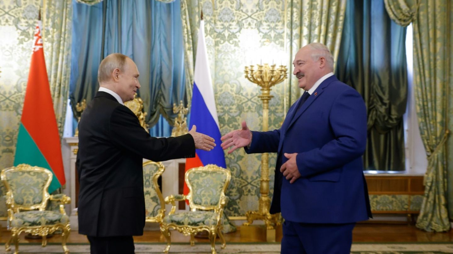 Treffen des russischen Präsidenten Putin (links) mit dem belarussischen Präsidenten Lukaschenko am 13. März im Kreml in Moskau