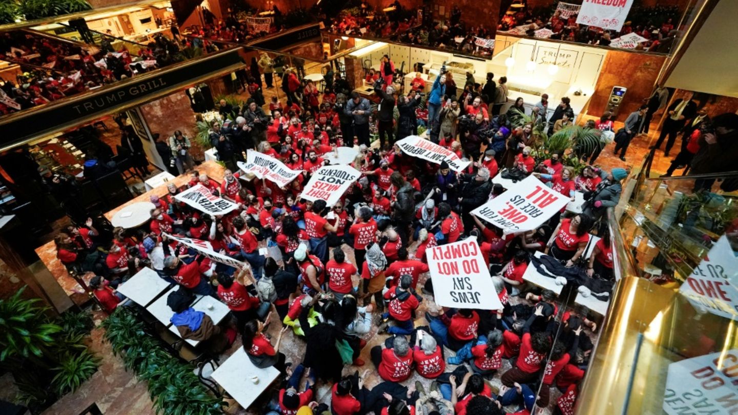 Pro-palästinensischer Protest im Trump Tower in New York