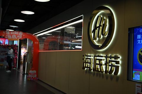 Filiale der Feuertopf-Restaurantkette "Haidilao" in China