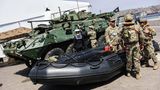 Soldaten und Militärfahrzeuge in Chile