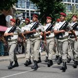Soldaten bei einer Militärparade in Toulouse, Frankreich