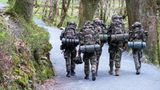 Soldaten bei einer Übung in Irland