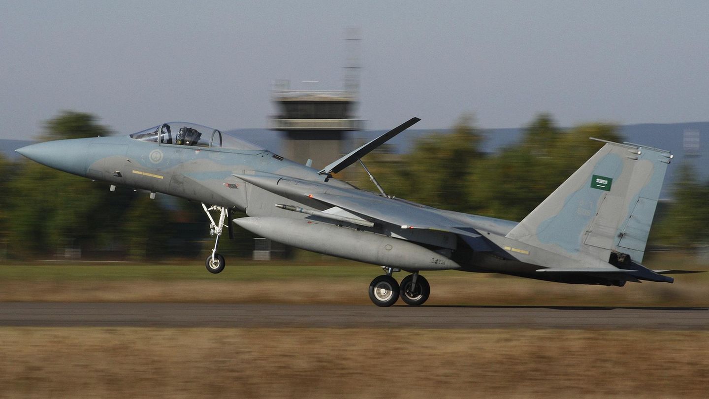 Saudi-Arabien Eine F-15 der Luftwaffe von Saudi-Arabien