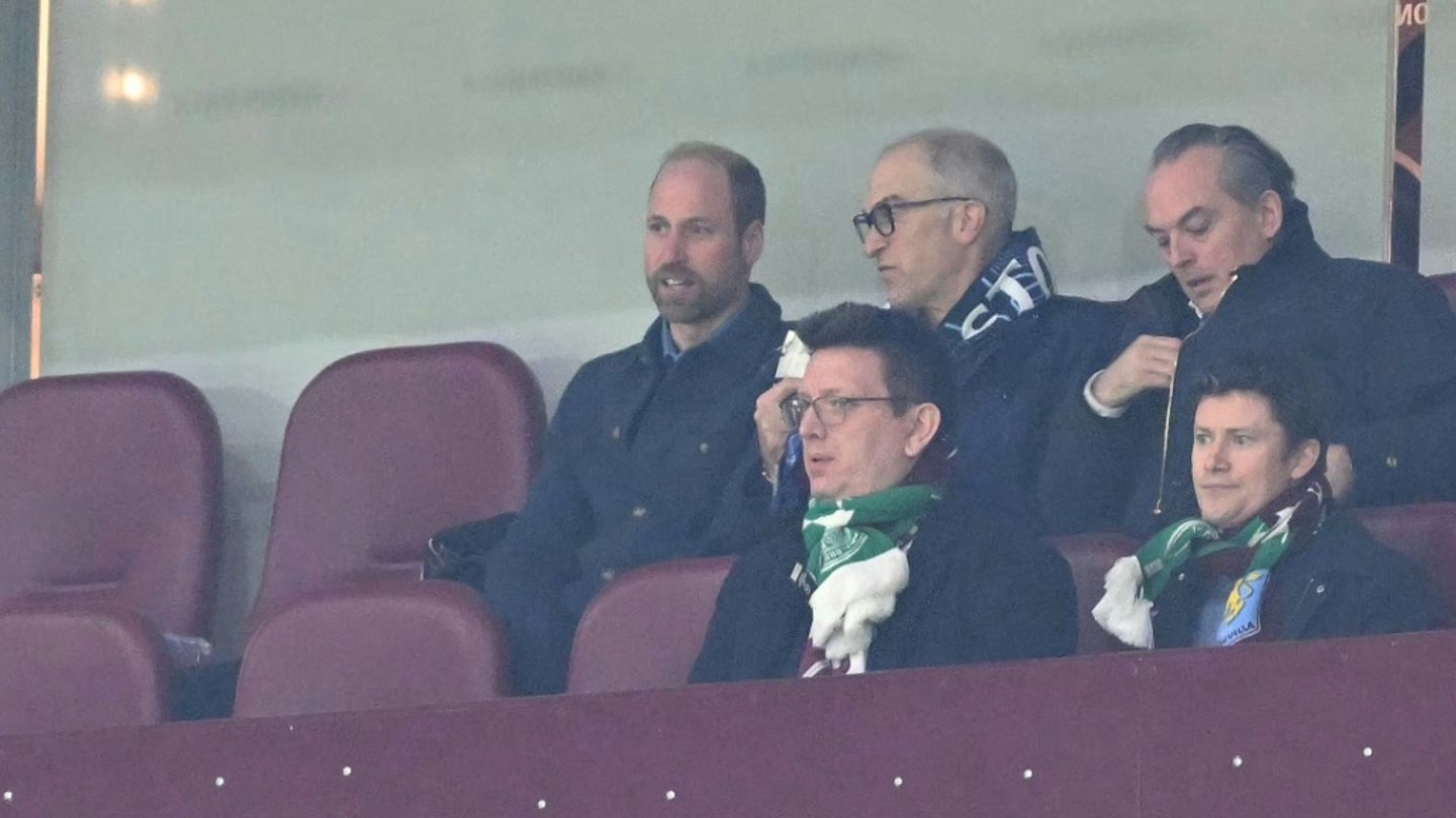 Prince William  (l.) bei einem Aston Villa-Spiel im Januar