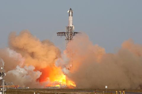 Elon Musk Starship beim Teststart