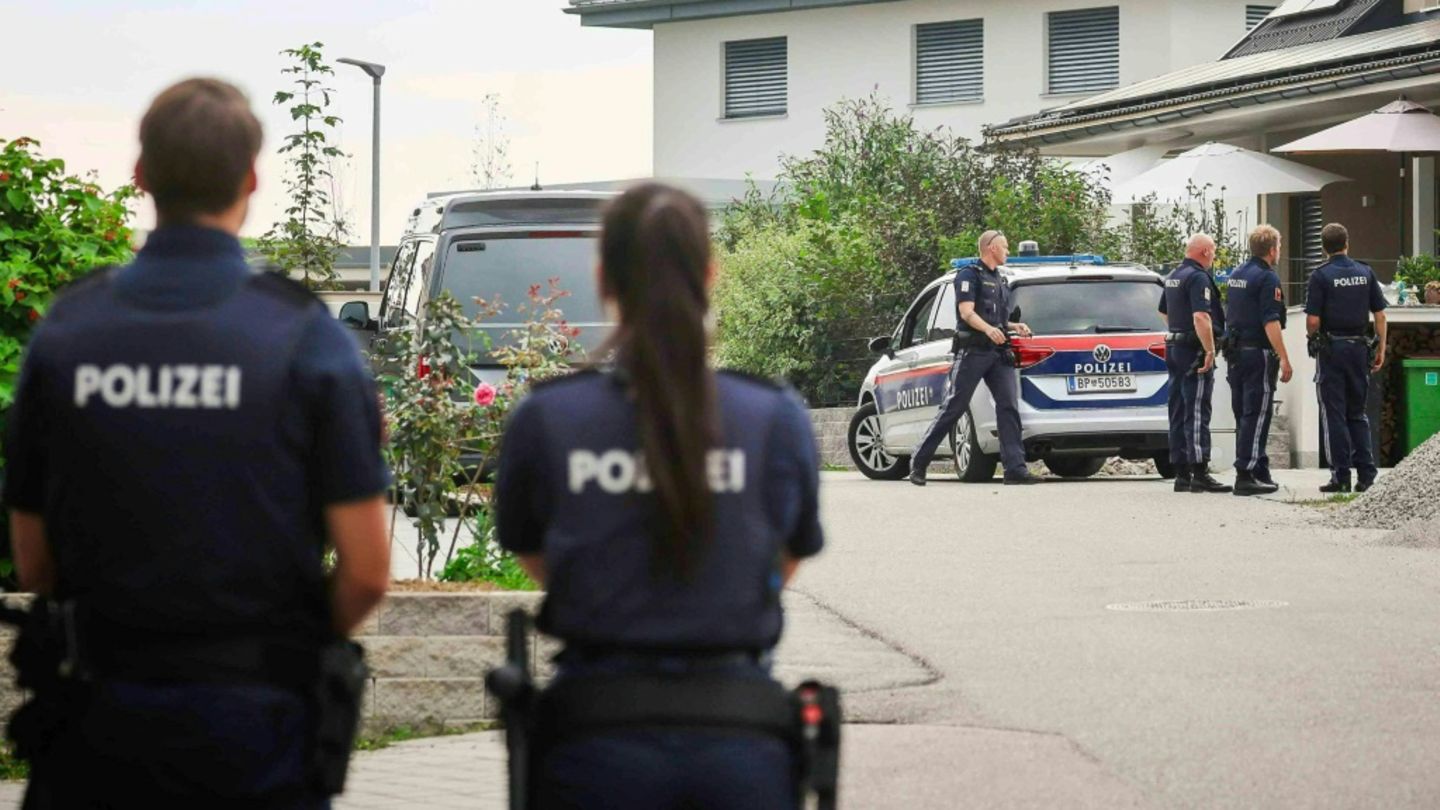 Polizeieinsatz am Wohnort des erschossenen Tatverdächtigen in Österreich