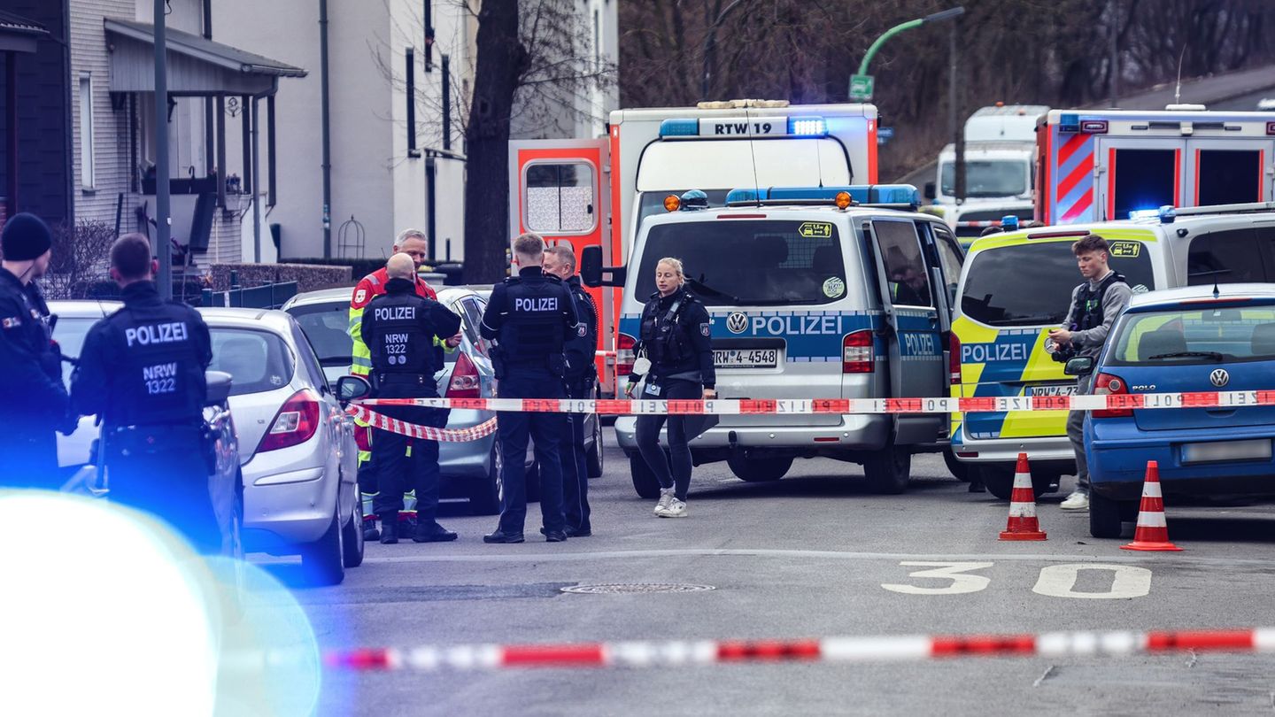 gro-einsatz-schussabgabe-aus-polizei-waffe-mann-stirbt