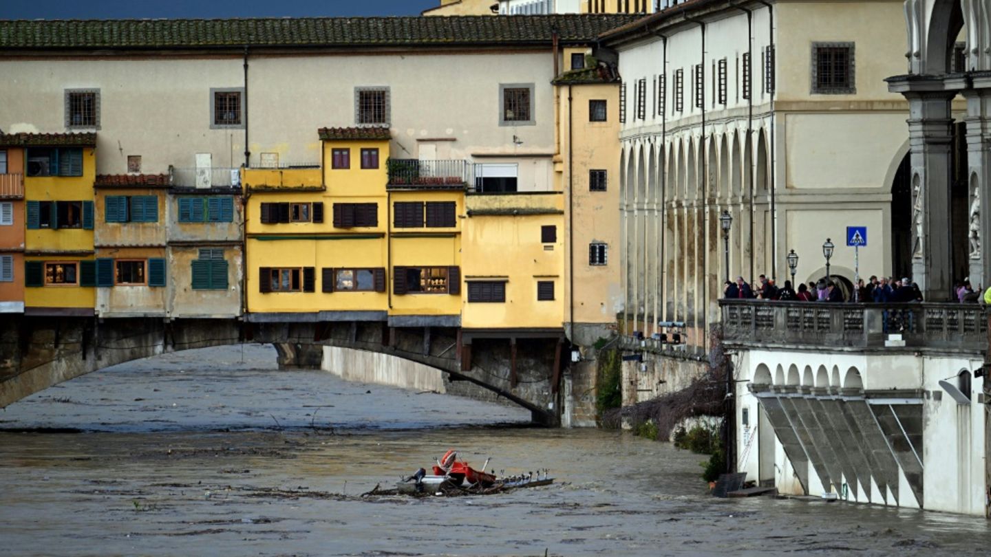 Der Fluss Arno in Florenz