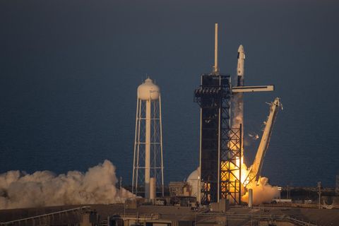 Rückhol-Mission für "gestrandete Astronauten" zur ISS gestartet