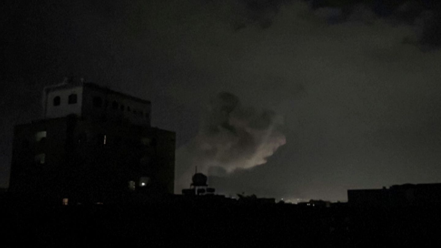 Rauchwolken über der Hauptstadt Sanaa