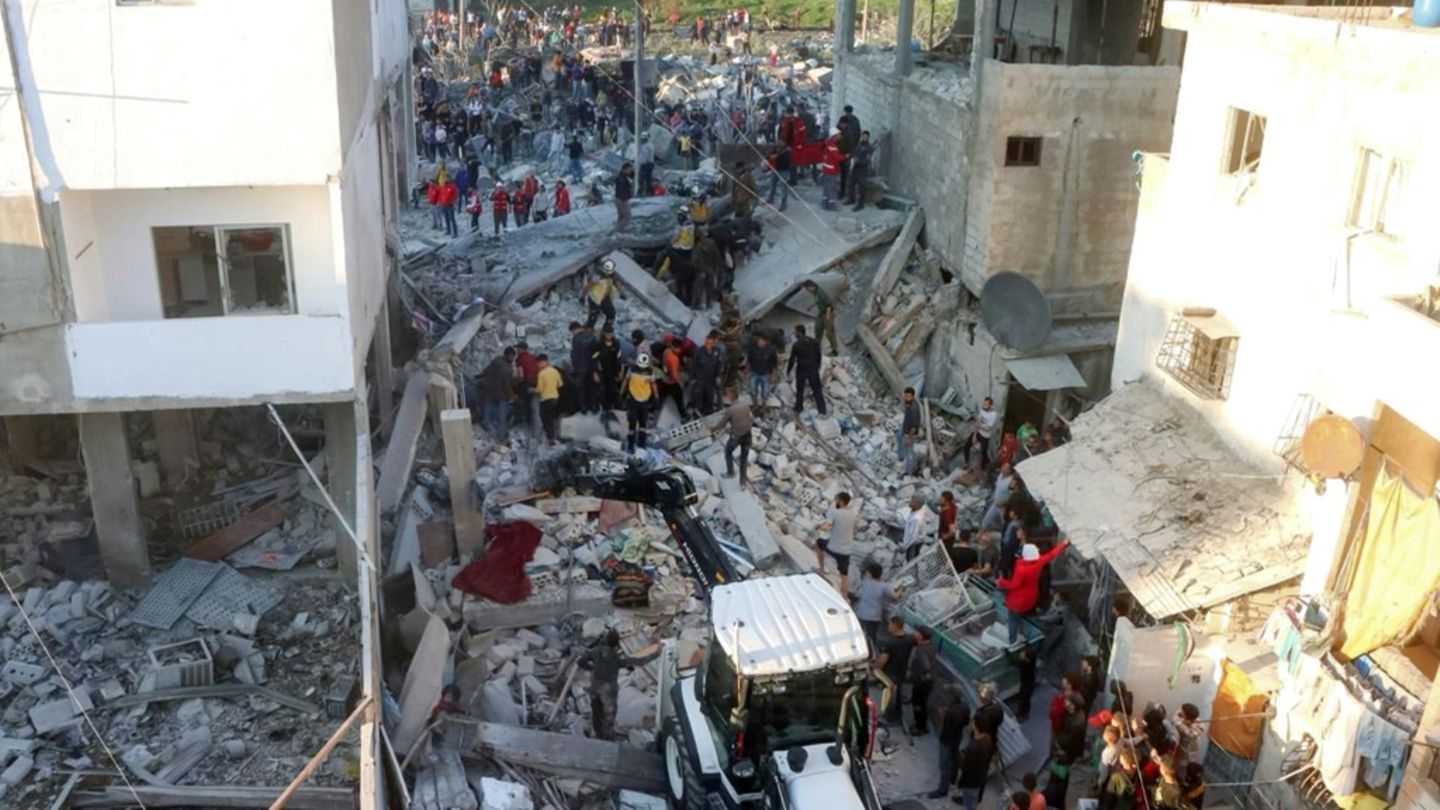 Zerstörtes Gebäude in Latakia