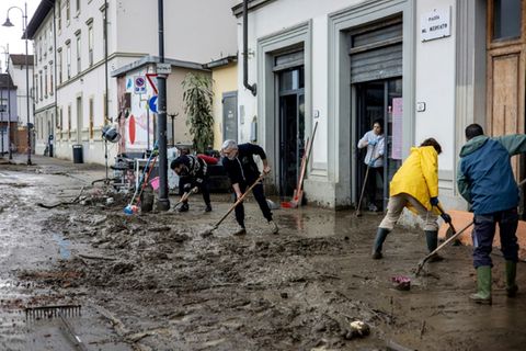 Aufräumarbeiten in Sesto Fiorentino nahe Florenz