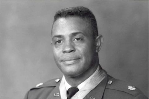 Charles Calvin Rogers in Uniform – das Pentagon löschte dieses Foto