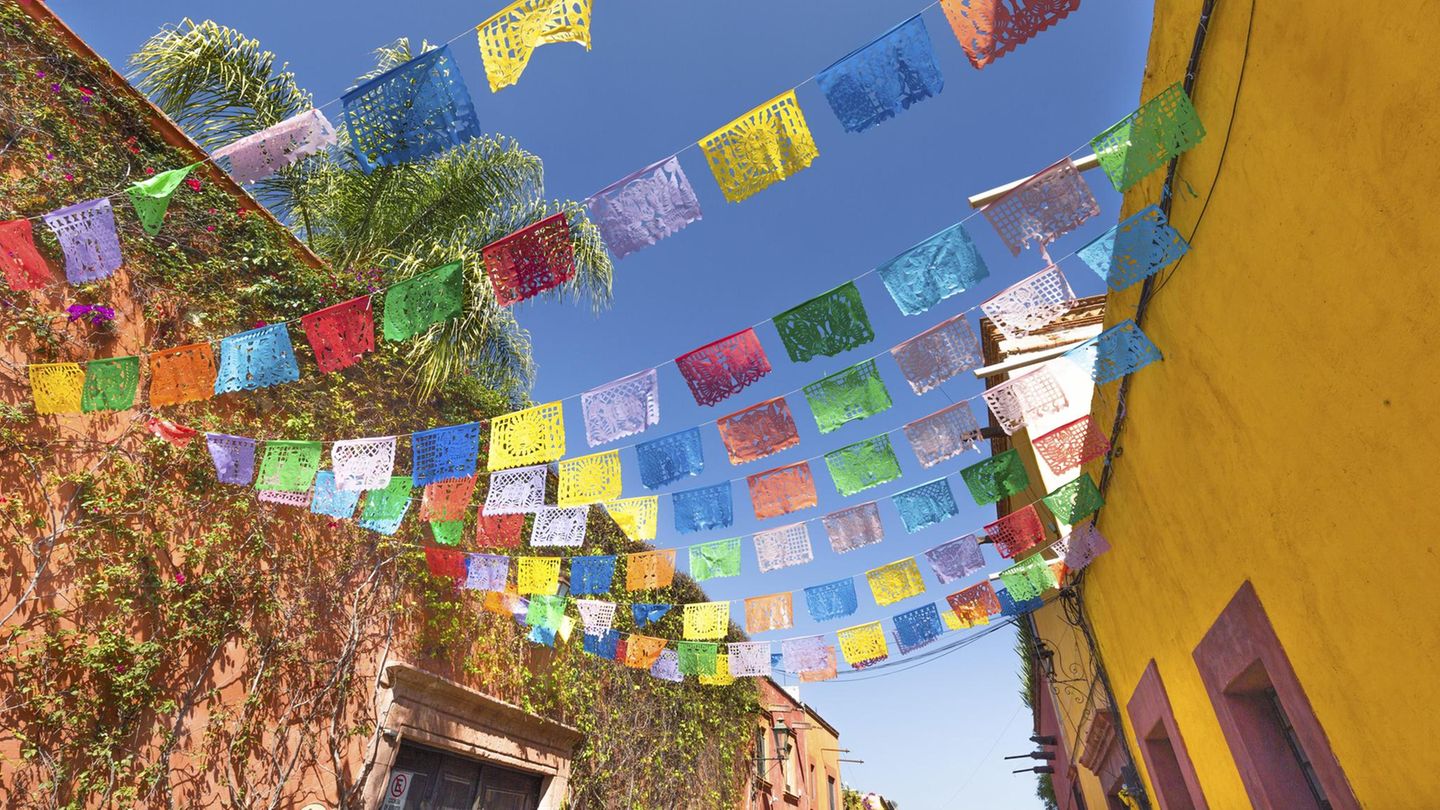 Bunte Gebäude und Straßen von San Miguel de Allende