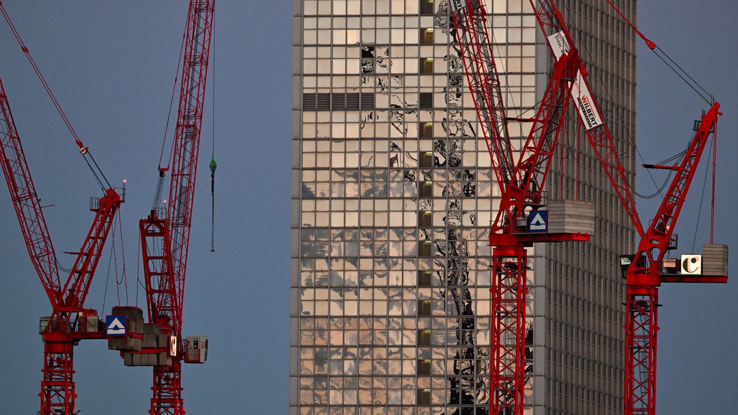 Wirtschaftswachstum: Ifo senkt Konjunkturprognose - auch wegen Trump