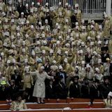 Ultra-orthodoxe jüdische Männer feiern das jüdische Purim-Fest in Mea Shearim,