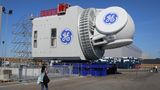 Auf dem Bild ist das Generatorhaus zu sehen, an die großen runden Platten werden später die Rotorblätter angebracht.