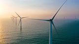 Windrädersind am effektivsten...  auf hoher See. In Offshore-Windparks erzeugen bis zu 60 Prozent mehr Energie als Anlagen an Land, weil der Wind dort konstanter und stärker weht
