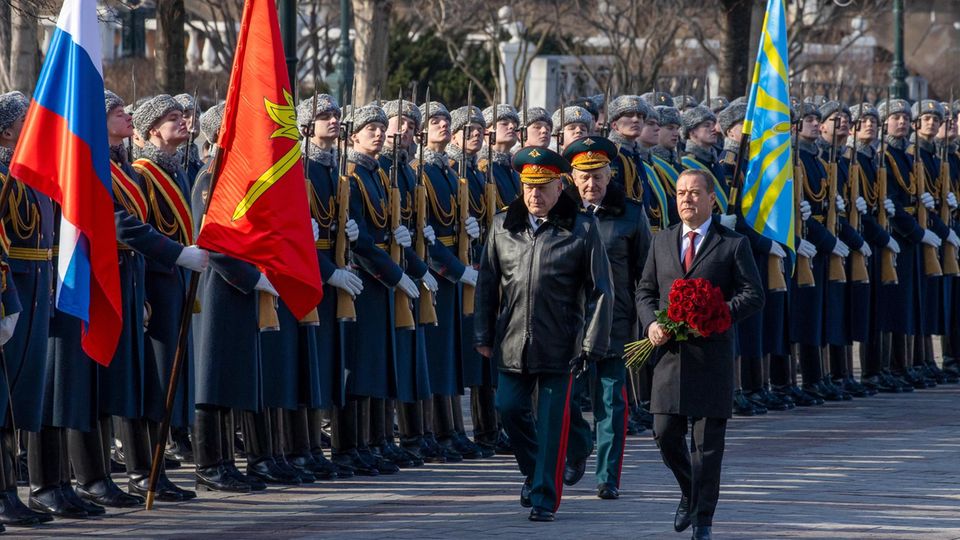 Munz aus Moskau: "Russland kann einen Nato-Krieg nicht gewinnen" (Video) Munz aus Moskau: "Russland kann einen Nato-Krieg nicht gewinnen" (Video)