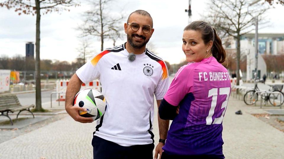 FC Bundestag gegen AfD: "Ich möchte nicht mit Nazis unter der Dusche stehen"