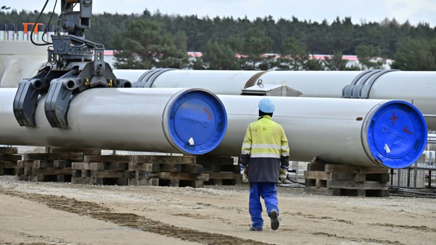 Rohre für Nord Stream 2 in Lubmin
