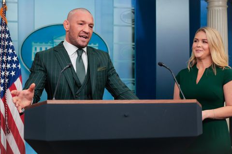 Conor McGregor im Weißen Haus mit Trumps Sprecherin Karoline Leavitt