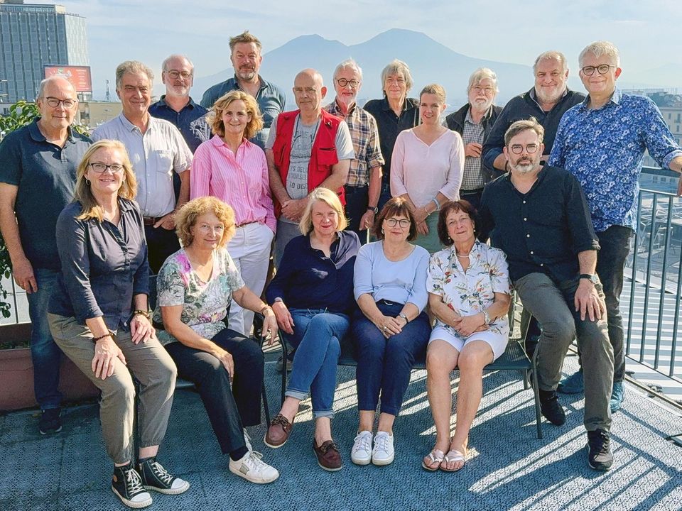 Gruppenfoto LANDMARKer Gurppenfoto 20204 auf dem Dach den B&B Hotel Napoli