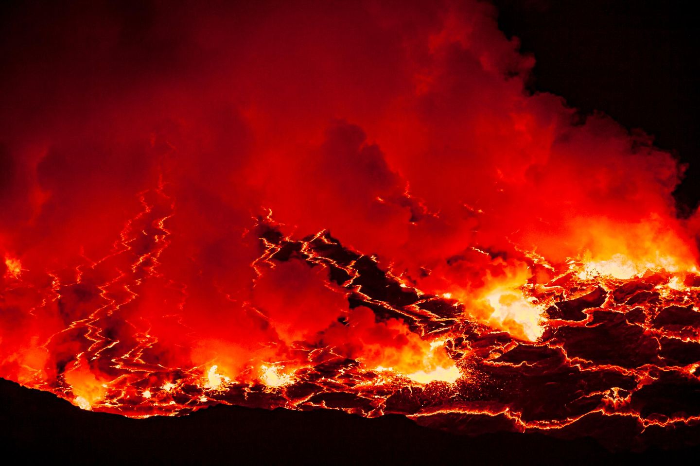 Ein See aus Lava Ein See aus Lava