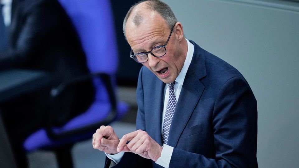 "Wir haben nichts mit Ihrem Weltbild gemein": Die ganze Rede von Merz im Video "Wir haben nichts mit Ihrem Weltbild gemein": Die ganze Rede von Merz im Video