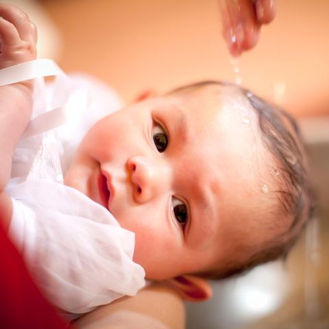 Säuglich bei der Taufe: Manche Kindernamen haben seltsame Bedeutungen Säuglich bei der Taufe: Manche Kindernamen haben seltsame Bedeutungen