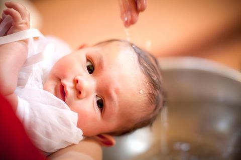Säuglich bei der Taufe: Manche Kindernamen haben seltsame Bedeutungen