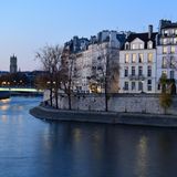 Abendlicher Blick auf die Ile Saint-Louis in Paris