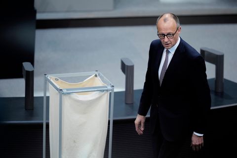 Merz relativiert Schuldenpaket: "Noch haben wir keinen Cent ausgegeben" (Video)