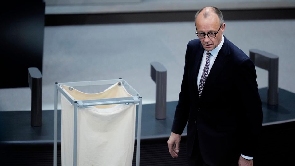 Merz relativiert Schuldenpaket: "Noch haben wir keinen Cent ausgegeben" (Video)