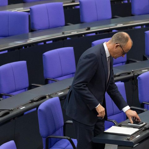 Friedrich Merz Bundestag Sondersitzung Abstimmung