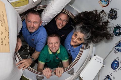 Rückkehr von der ISS: Die Astronauten Butch Wilmore, Nick Hague, Suni Williams und der russische Kosmonaut Aleksander Gorbunov
