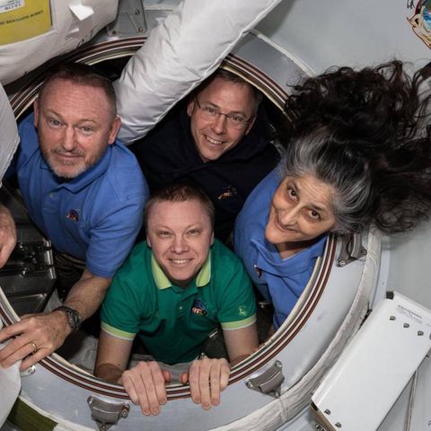 Rückkehr von der ISS: Die Astronauten Butch Wilmore, Nick Hague, Suni Williams und der russische Kosmonaut Aleksander Gorbunov