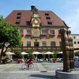 Blick auf das historische Rathaus von Heilbronn mit seiner astronomischen Kunstuhr