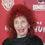 Die Autorin, Kolumnistin, Schauspielerin, Bürgerrechtlerin und NS-Zeitzeugin starb am 12. März im Alter von 97 Jahren. Parnass, deren Eltern im Konzentrationslager Treblinka ermordet wurden, hatte sich vor allem mit ihren Gerichtsreportagen einen Namen gemacht, die zwischen 1970 und 1978 in der Zeitschrift "Konkret" erschienen. Beachtung fand auch ihr Buch "Unter die Haut" (1983) und ihre autobiografisch durchsetzte Anthologie "Süchtig nach Leben" (1990)