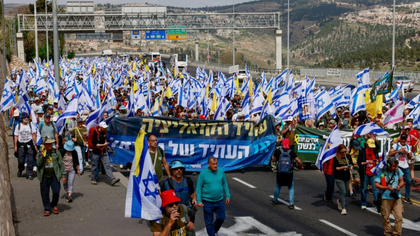 Demonstranten auf dem Weg nach Jerusalem